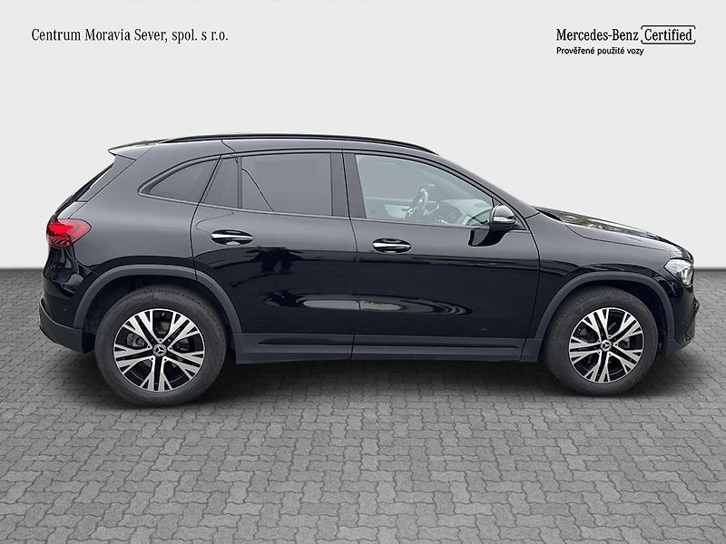 Mercedes-Benz GLA 200d 4MATIC - fotka 6 z 16