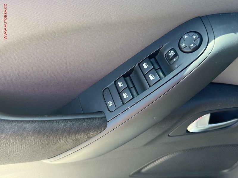 Citroën C4 SpaceTourer (2020) 1.5 HDi, Business, navi - fotka 11 z 20