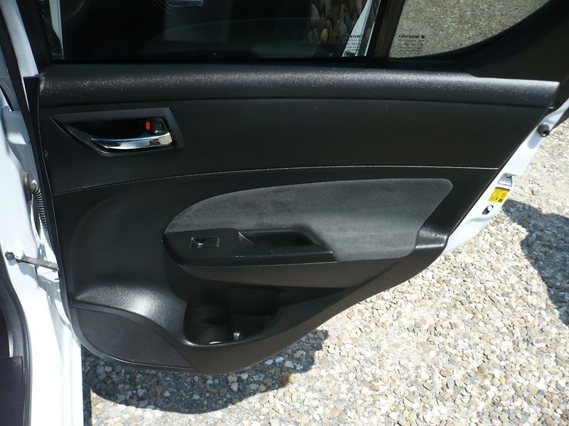 Suzuki Swift 1.2I 69Kw X-Tra Klimatizace - fotka 22 z 23