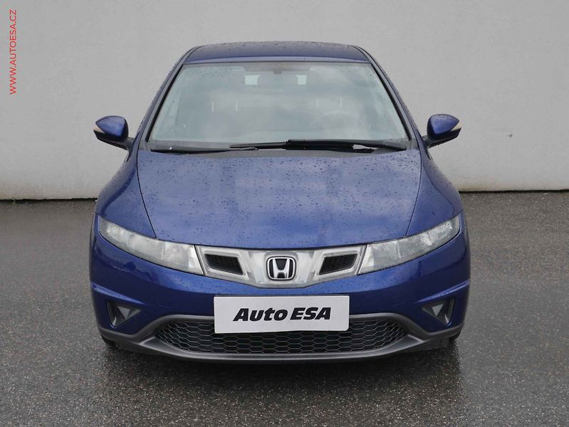 Honda Civic (2010) 1.4i, 2.maj,ČR - fotka 2 z 15