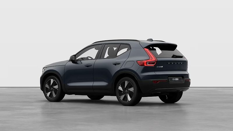 Volvo EX40 (2026) PURE ELECTRIC AWD TWIN PLUS - fotka 6 z 17