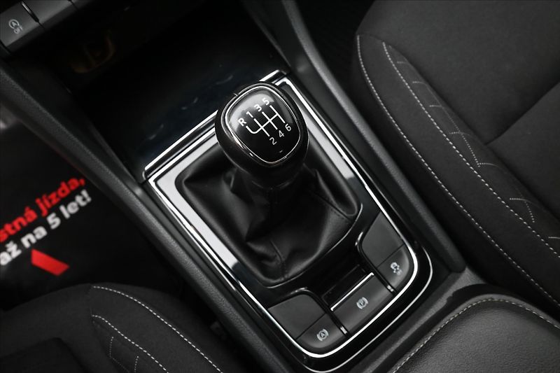 Škoda Karoq 1,5 TSI 110 kW Ambition Tažné - fotka 21 z 30