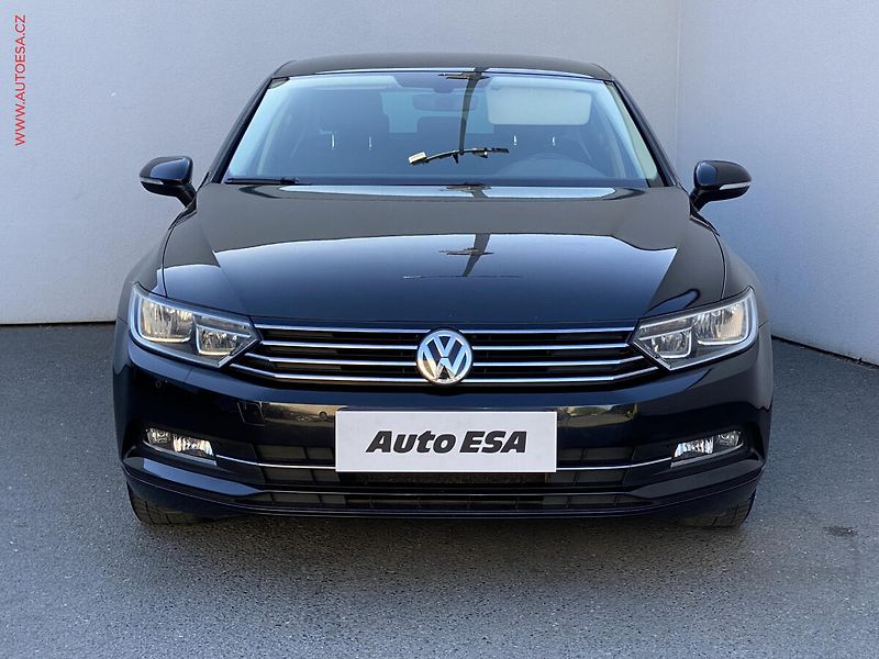 Volkswagen Passat (2015) 1.4 TSi, Comfortline, navi - fotka 2 z 18