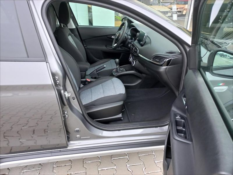 Fiat Tipo 1,0 FireFly 100k  SW Cross Hig - fotka 9 z 14