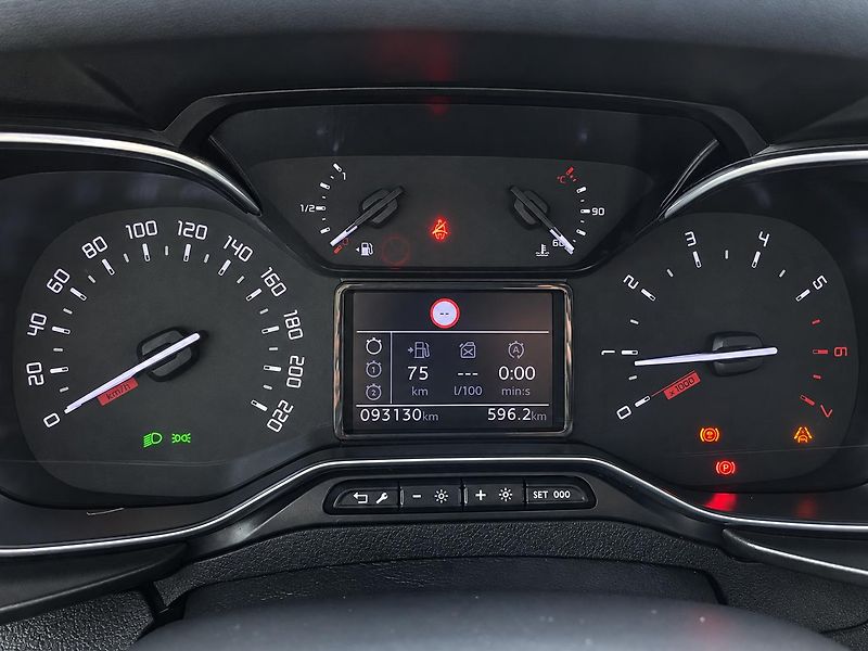 Toyota ProAce City Verso FAMILY L2 1.5 D-4D 96 kW - fotka 13 z 21