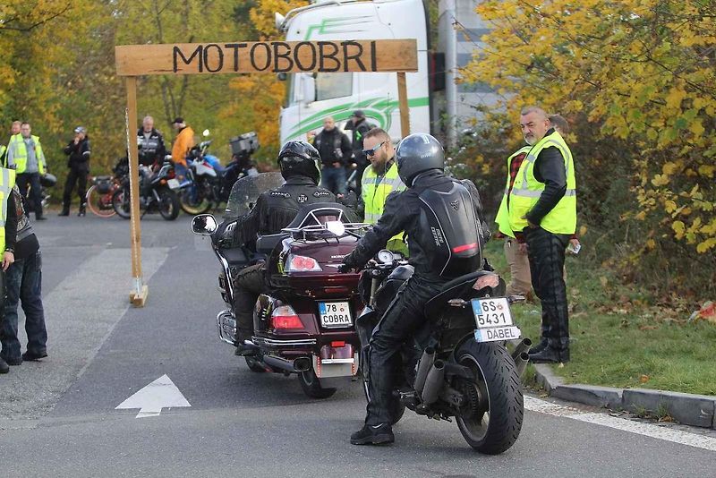 Motobobři, zakopání pincka 28. října 2023.