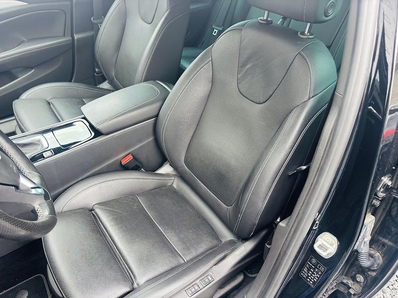 Opel Insignia (2021) 2.0GSI Sport 169kW, AWD, AT9 - fotka 13 z 16