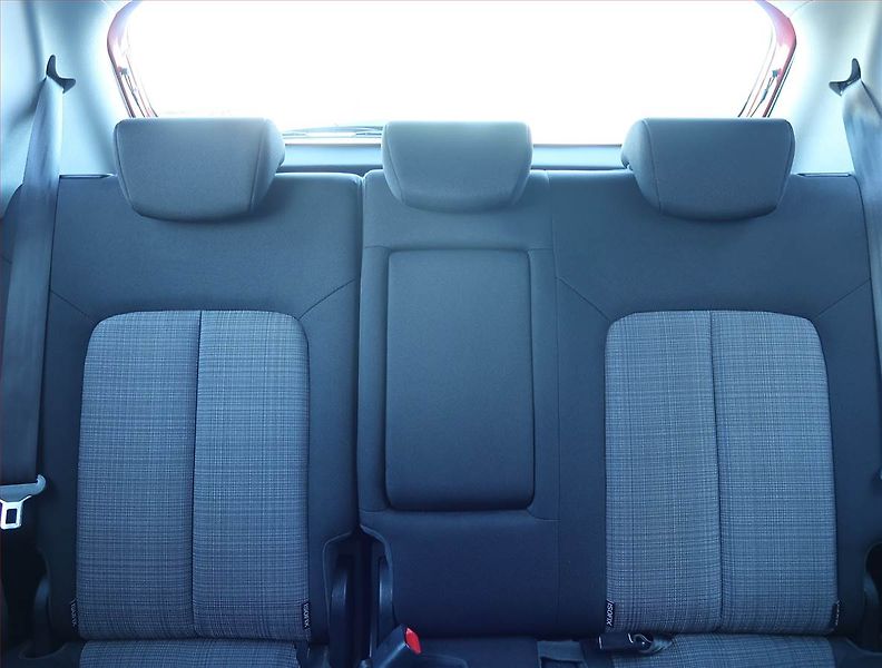 Kia Venga (2010) 1.4 CVVT, Serv.kniha - fotka 10 z 15