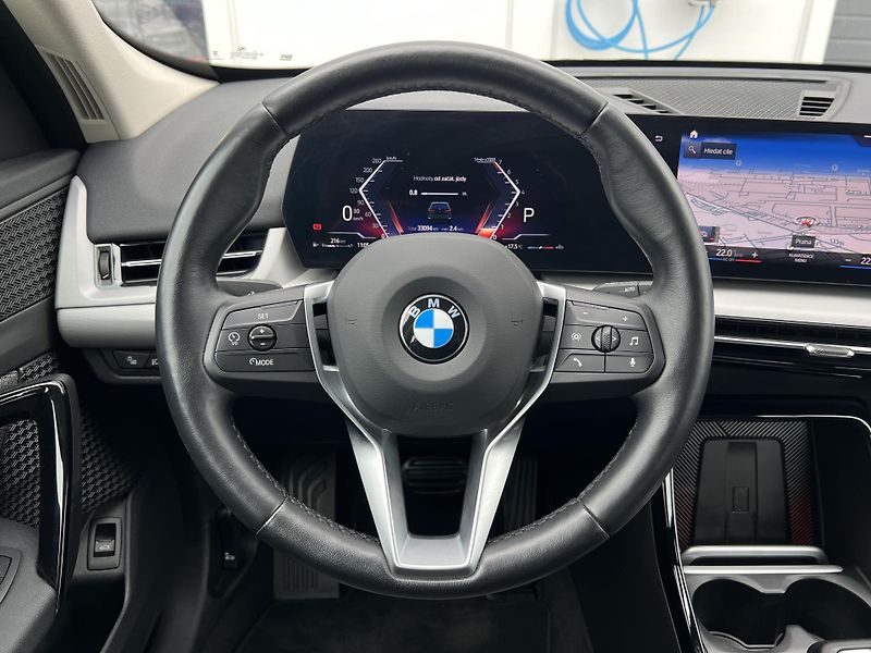 BMW X1 sDrive18i - fotka 10 z 22