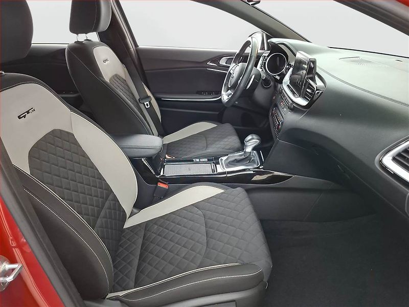 Kia Pro_Ceed (2019) GT-Line 1.4 T-GDI, Automat, ČR - fotka 9 z 23