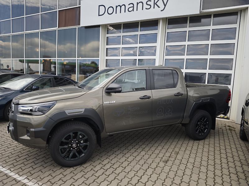 Toyota Hilux (2025) 2.8 D (204 k), 4x4 Invincible - fotka 2 z 18