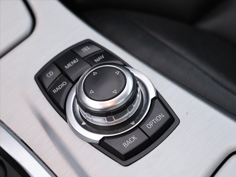 BMW Řada 5 3,0 530d 190KW xDrive CZ - fotka 20 z 31