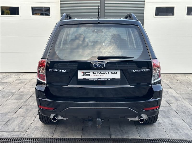 Subaru Forester 2,0 150PS  Comfort A/T 4x4 - fotka 8 z 50