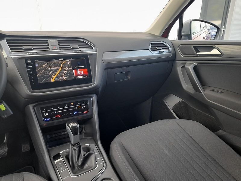 Volkswagen Tiguan Life 2,0 TDI 110 kW,7-míst - fotka 15 z 22
