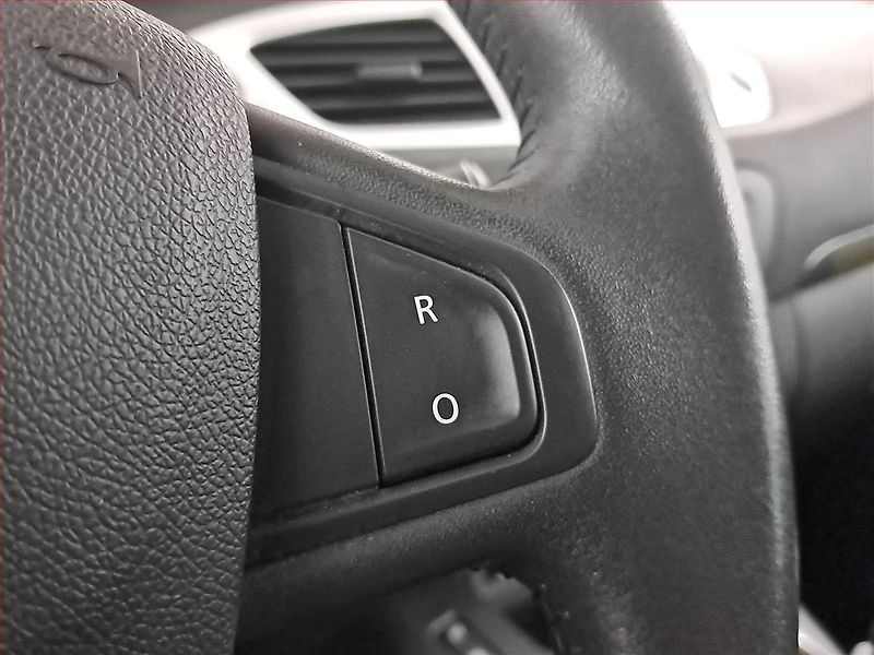 Renault Scénic (2010) 1.9 dCi, Serv.kniha, Tempomat - fotka 16 z 19