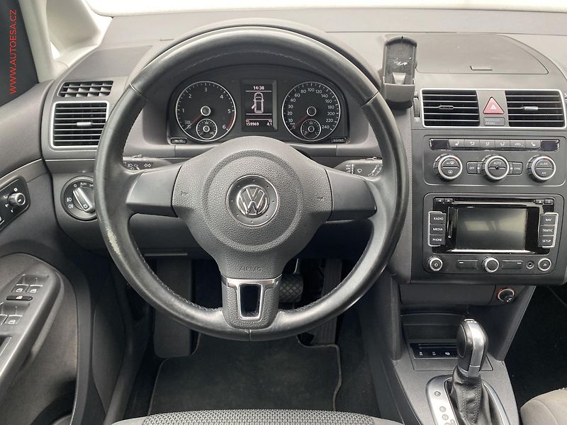 Volkswagen Touran (2013) 1.6 TDi, Comfortline, DSG - fotka 9 z 18