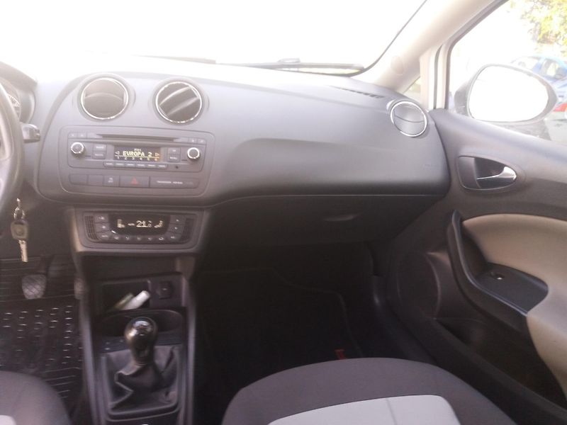 Seat Ibiza 1.2TSi,63kW,ESP,DIG.KLIM, - fotka 9 z 17