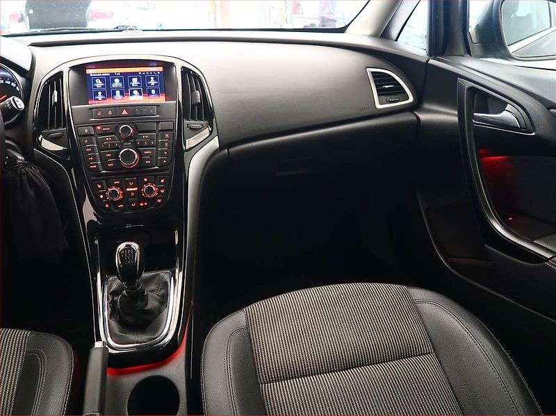 Opel Astra (2015) 1.6 CDTI, Serv.kniha, Tempomat - fotka 8 z 15