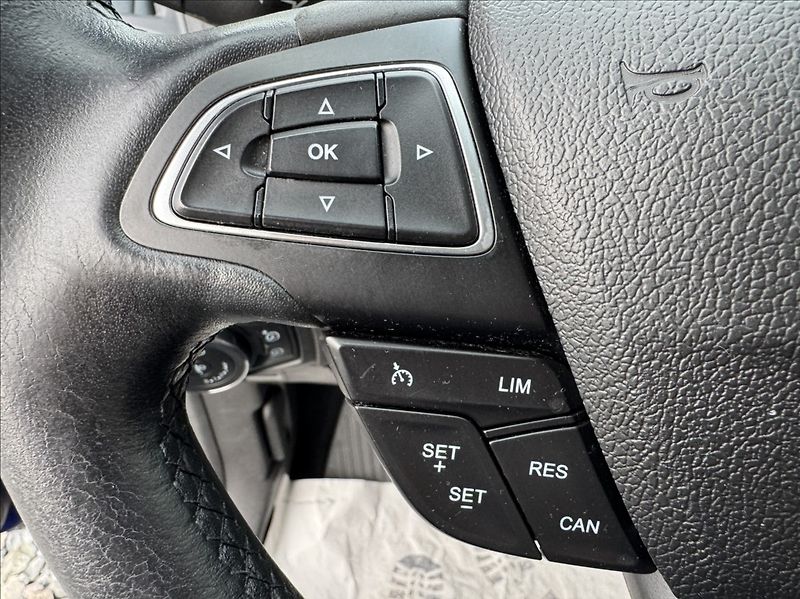 Ford Focus 1,5 TDCi 77kW NAVIGACE - fotka 33 z 50