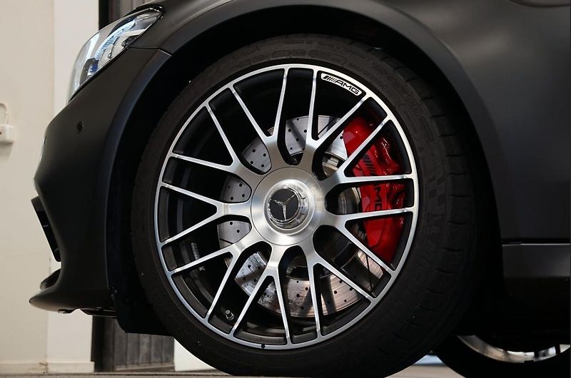 Mercedes-Benz Třídy C 63S AMG V8 Cab Final Edition - fotka 10 z 34