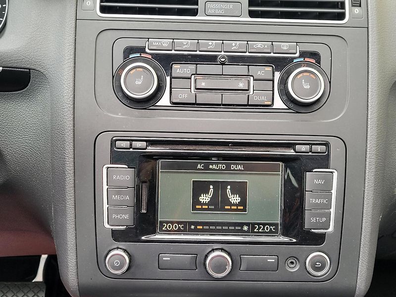 Volkswagen Touran 1,4 DSG Highline, nové ROZVODY - fotka 35 z 46