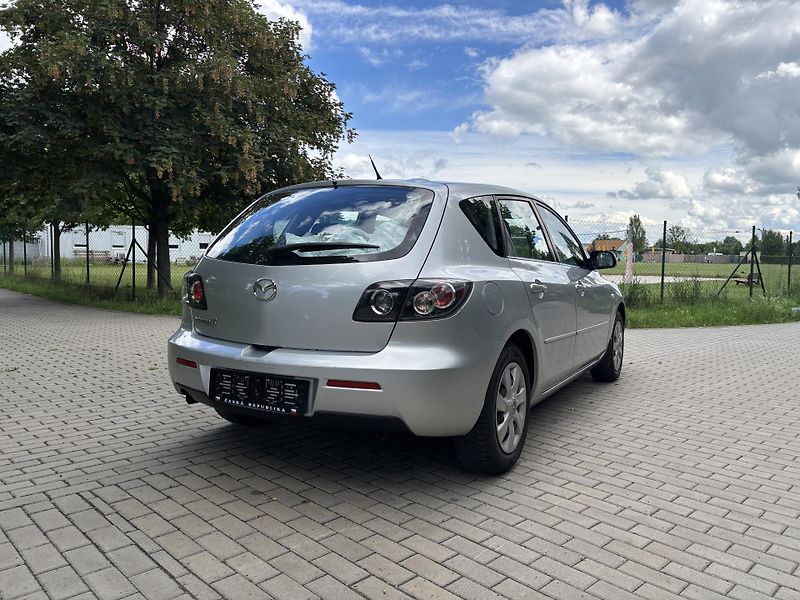 Mazda 3 1.6 Active - fotka 8 z 28