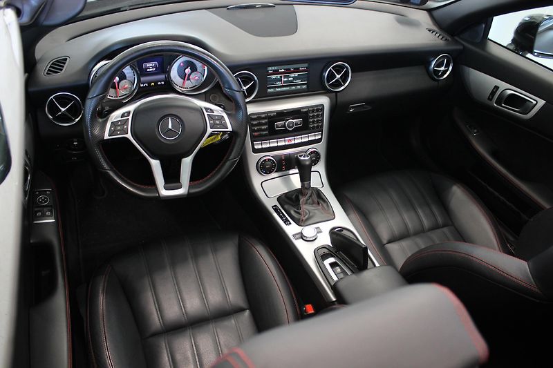 Mercedes-Benz SLK (2015) SLK350 3,5 AUTOMAT - fotka 36 z 37