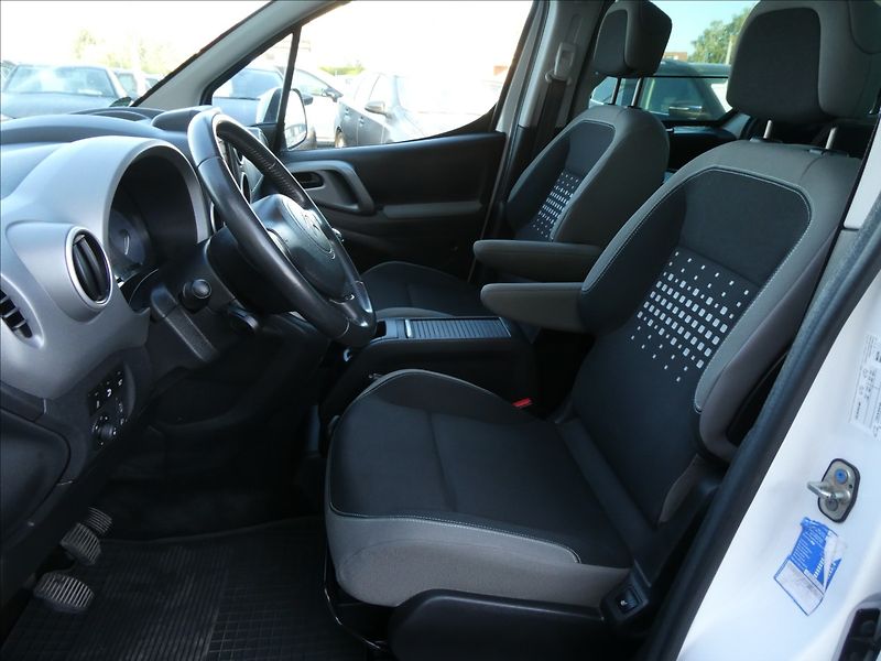 Citroën Berlingo 1,2 PT 81kW Multispace Panoram - fotka 18 z 47