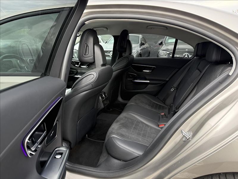 Mercedes-Benz Třídy C C 220d 4MATIC AMG linie - fotka 11 z 13