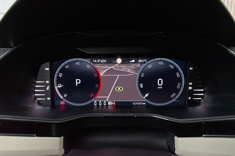 Škoda Superb TDI 147kW 4x4*L&K*TAŽNÉ*ČR 1.M - fotka 26 z 49
