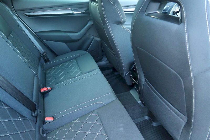 Škoda Karoq (2025) SportLine 2,0 TDi /110 kW - fotka 15 z 32
