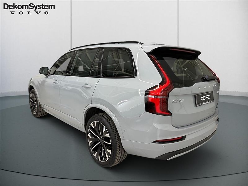 Volvo XC90 (2026) 2,0 Plus Dark  6142 - fotka 4 z 15