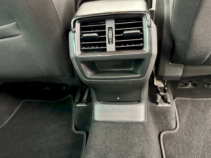 Škoda Karoq (2021) 1.5 TSI 110 kW ACT Style DSG - fotka 21 z 23