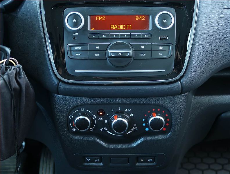 Dacia Lodgy (2022) Comfort 1.5 Blue dCi - fotka 12 z 15