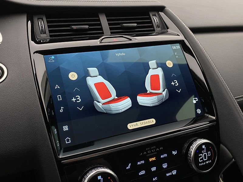 Jaguar E-Pace P250 R-DYNAMIC SE AWD AUT - fotka 37 z 44
