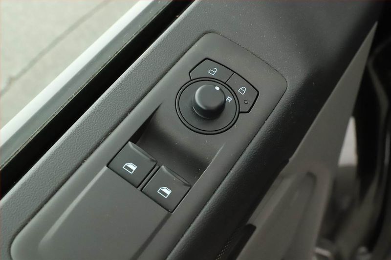 Ford Transit Custom (2025) 2.0 EcoBlue - fotka 9 z 20