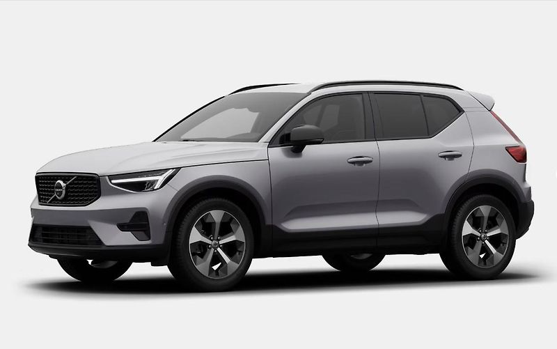 Volvo XC40 (2026) B3 AUT DARK PLUS - fotografie inzerátu