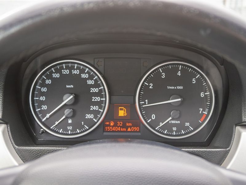 BMW Řada 3 (2009) 320I 125KW man – PĚKNÝ - fotka 19 z 42