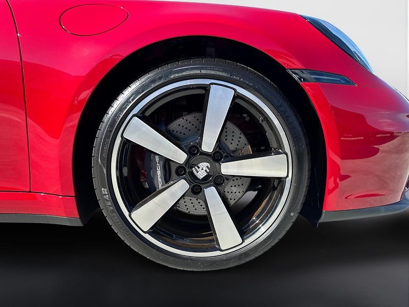 Porsche 911 Carrera - fotka 11 z 30