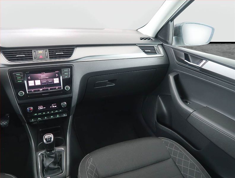 Škoda Rapid (2018) Spaceback 1.0 TSI, Bi-Xenony - fotka 8 z 14