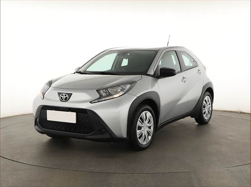 Toyota Aygo (2023) 1.0, Automat, ČR,1.maj - fotka 2 z 17