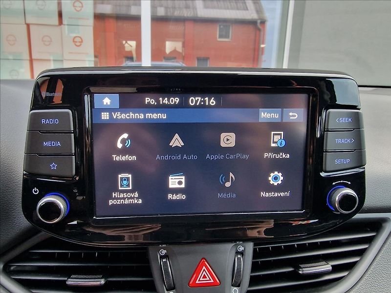 Hyundai i30 1.6 CRDi Comfort,ČR,1.Majitel - fotka 27 z 49