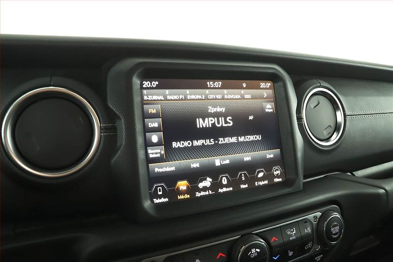 Jeep Wrangler (2021) 4xe PHEV - fotka 9 z 16