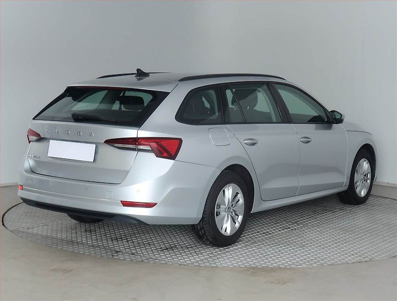 Škoda Octavia (2022) Ambition 2.0 TDI, ČR,1.maj - fotka 5 z 19