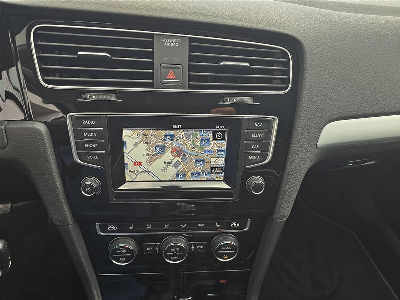 Volkswagen Golf VII 1,4TSi 92KW CUP NAVI - fotka 17 z 46