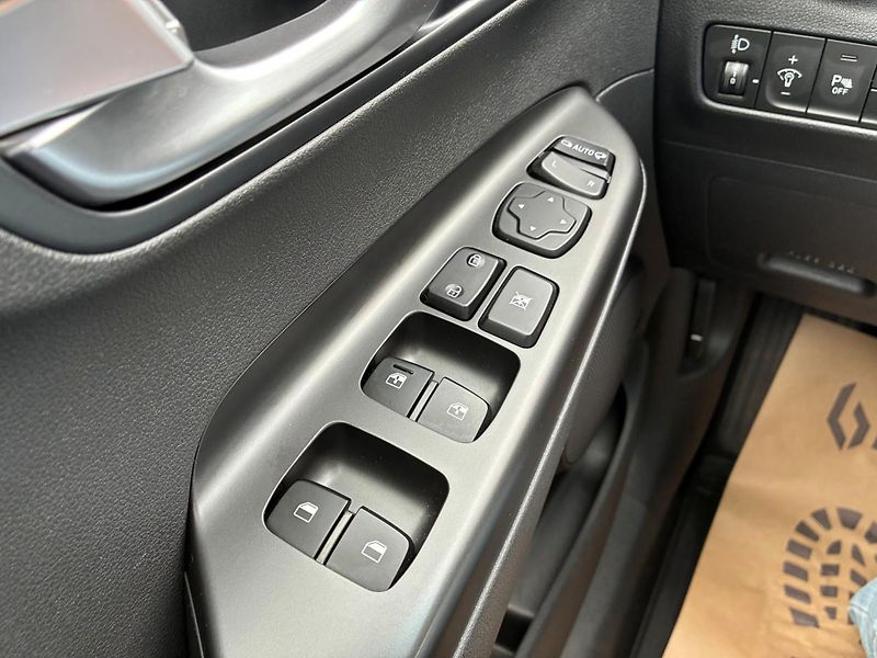 Hyundai Kona EV 64kWh 150KW SMART - fotka 5 z 15