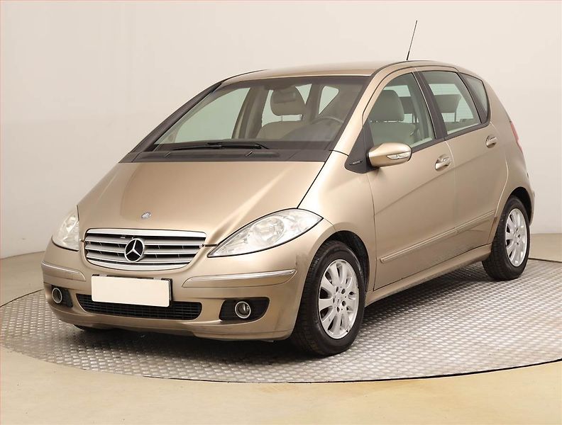 Mercedes-Benz Třídy A (2005) A 170 , Klima, zamluveno - fotka 2 z 17