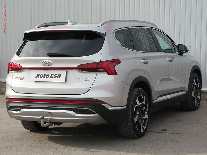 Hyundai Santa Fe (2021) 2.2 CRDi 4x4, 7míst, 2.maj - fotka 4 z 26