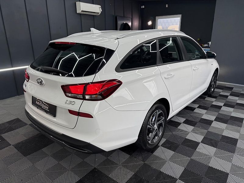 Hyundai i30 (2022) CW 1.5 T-GDi mHEV Family DCT - fotka 8 z 25
