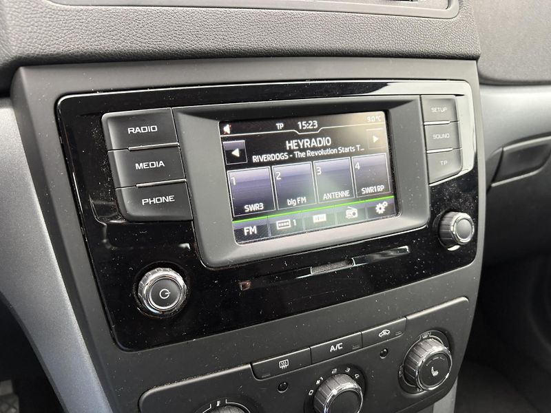 Škoda Yeti 1.2 TSI / 81 kW Active Fresh - fotka 15 z 19